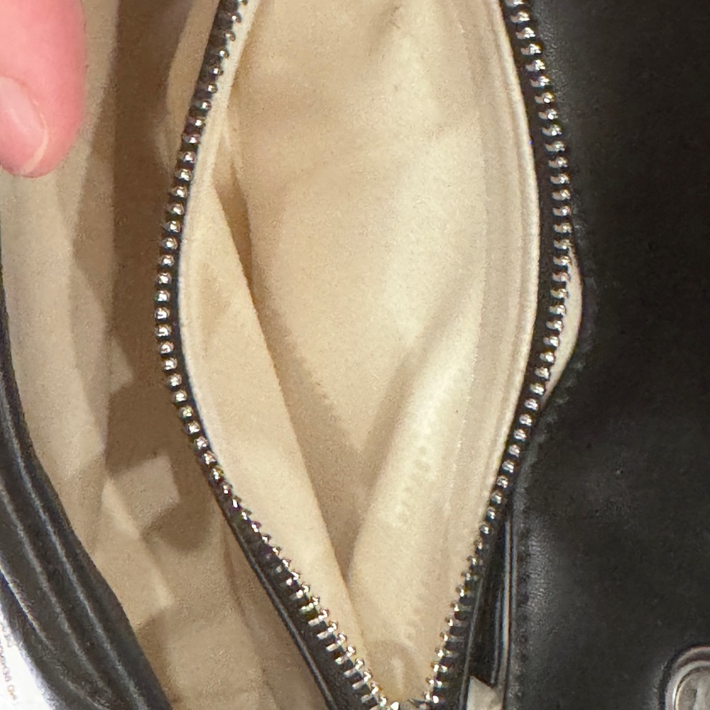 Genuine Lambskin Leather Quilted Shoulder Bag – Soft & Chic 22CM - Picture 8 of 12